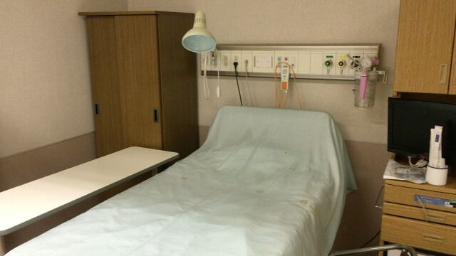 病室ベッド